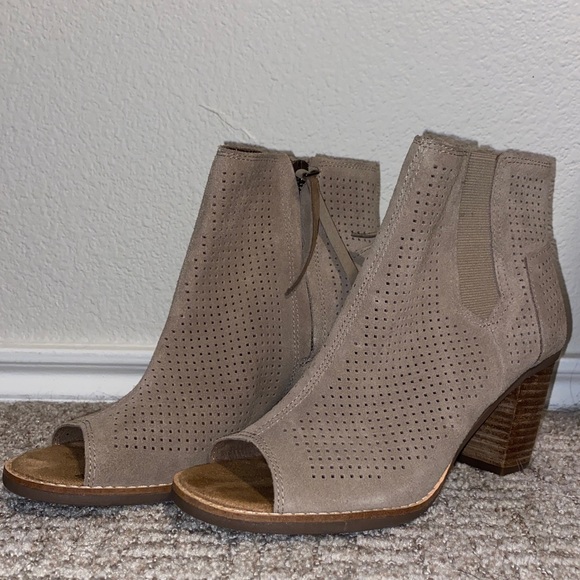 Toms, open toe, suede booties. Size 6.5, barely worn. - Picture 5 of 5